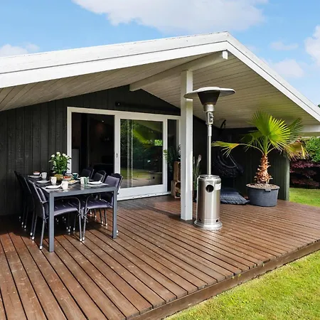 4 Bedroom Awesome In Hébergement de vacances Otterup