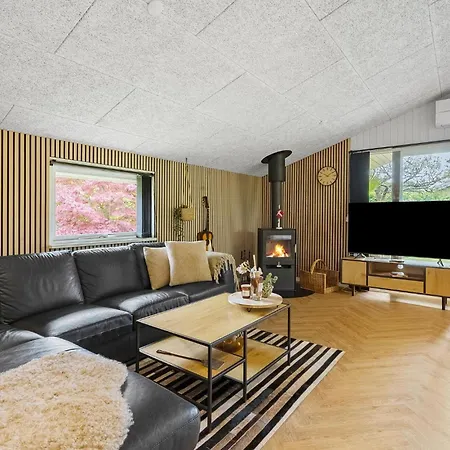 4 Bedroom Awesome In Hébergement de vacances Otterup