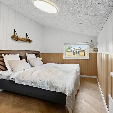 4 Bedroom Awesome In Ferienhaus