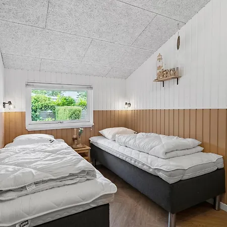 Ferienhaus 4 Bedroom Awesome In