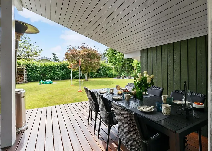 4 Bedroom Awesome In Feriehus *