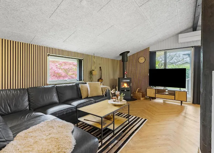 4 Bedroom Awesome In Feriehus Otterup