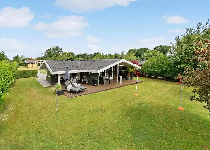 Feriehus 4 Bedroom Awesome In Otterup