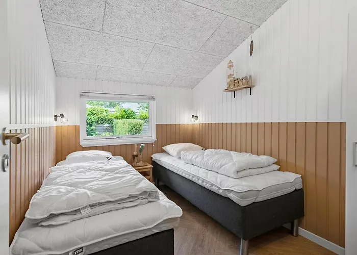 Feriehus 4 Bedroom Awesome In